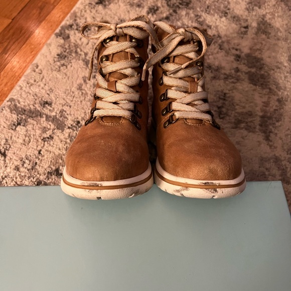 Cliffs by White Mountain Hallett Bootie - Picture 6 of 9